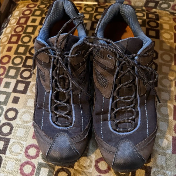 Merrell running shoes size 10 - excellent condition - Picture 3 of 5